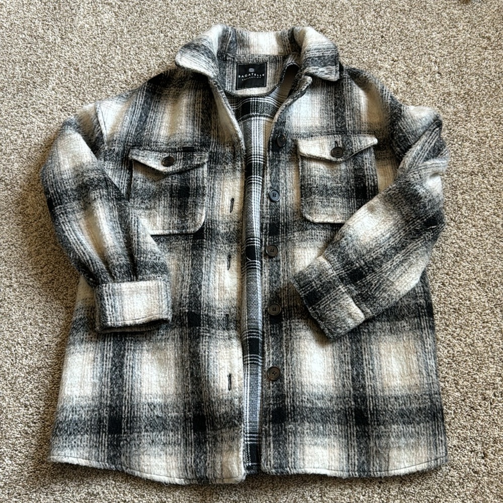 Great condition Bagatelle plaid oversized shacket, size Medium